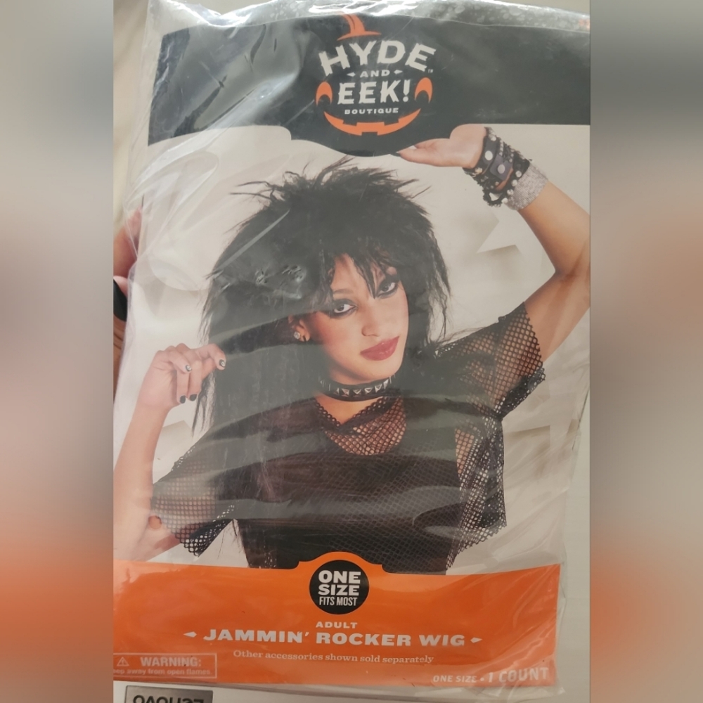 Rocker wig